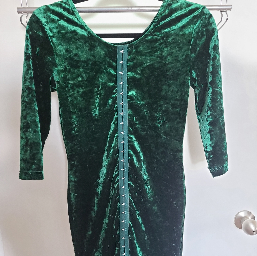 Dress - Picture 3 of 4
